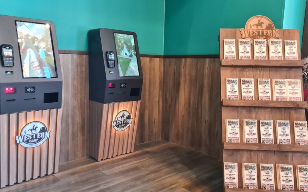 Wirtualna recepcja, rezerwacja i rozrywka – dlaczego hotele potrzebują technologii dotykowych?