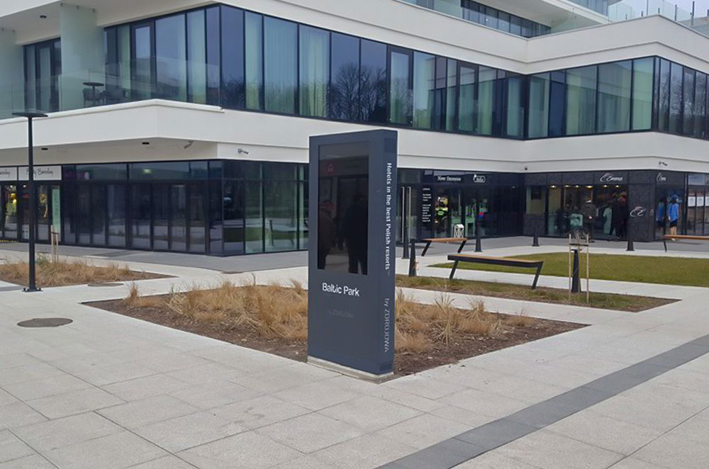 Totemy zewnętrzne V-TOTEM: Funkcjonalność. Wytrzymałość. Design.